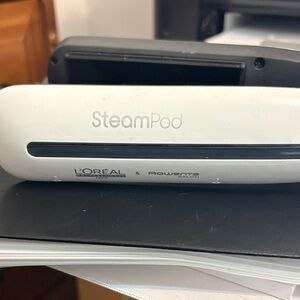 L'Oreal SteamPod in White and Gray